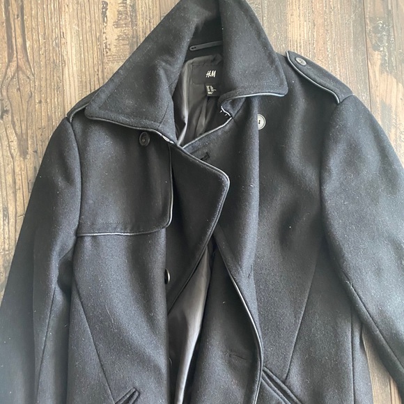 H&M BLACK COAT - Picture 2 of 4